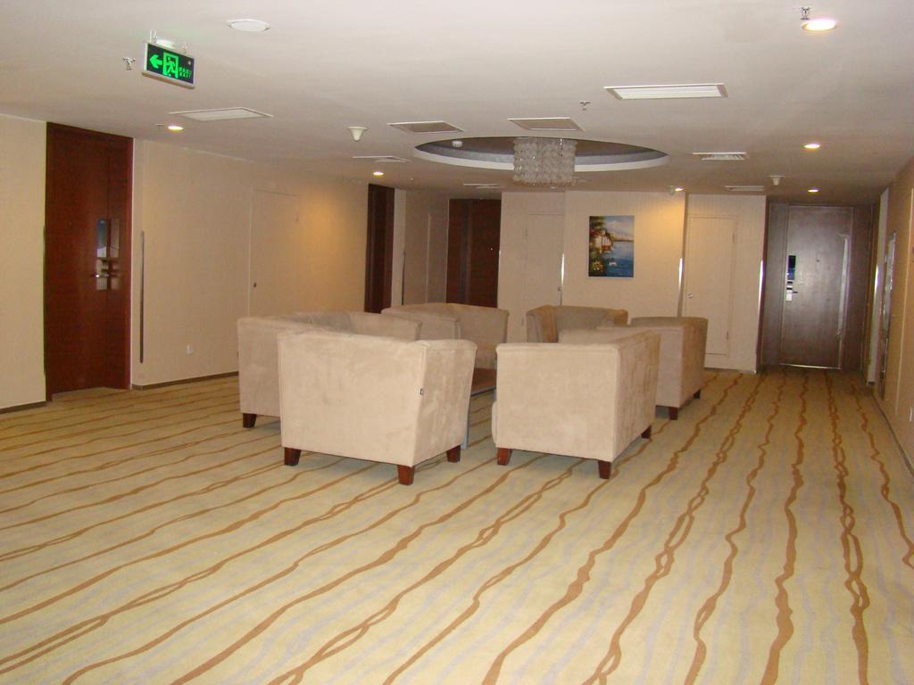 Holiday Inn Express Tianjin Binhai Exterior foto