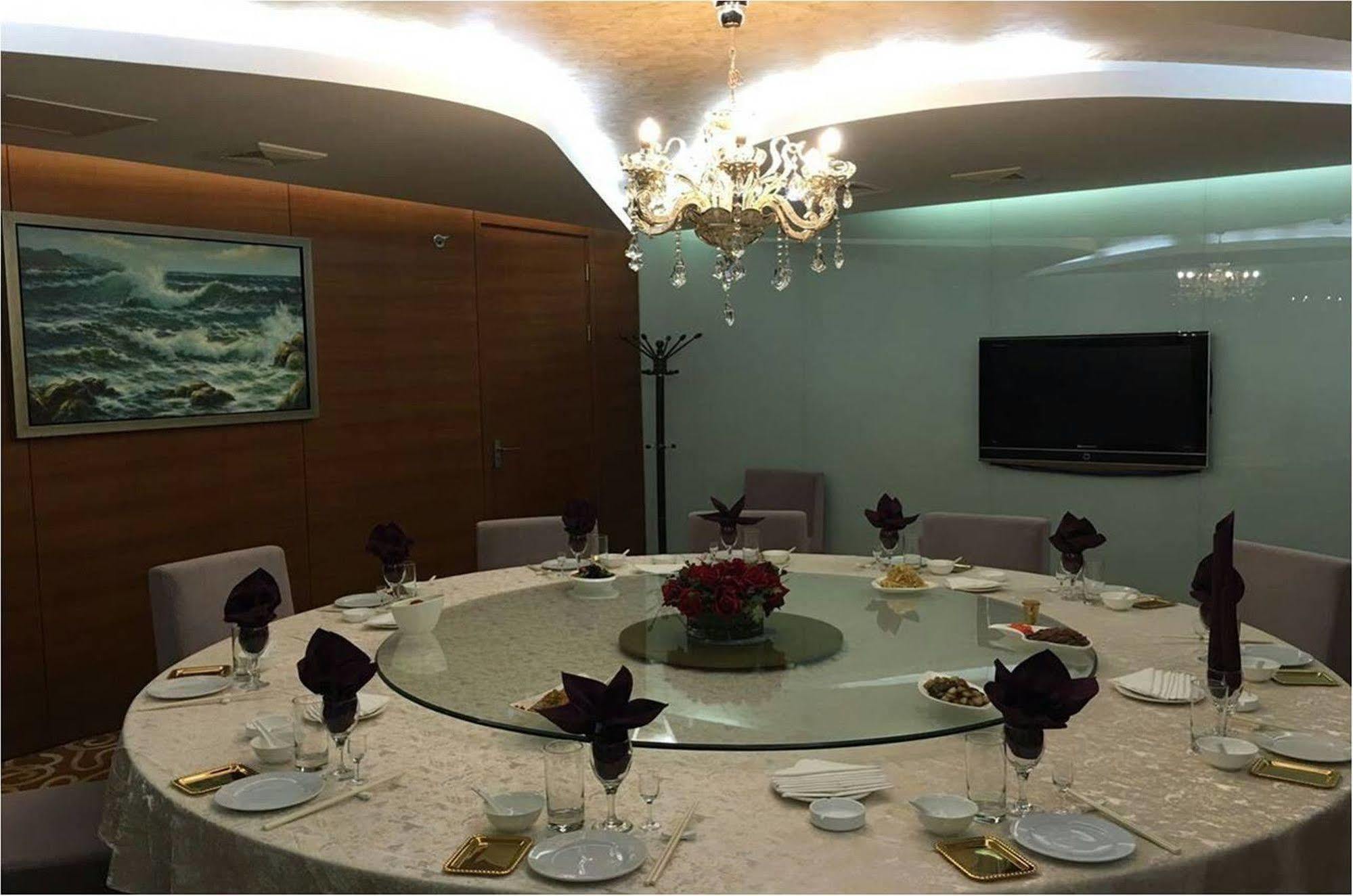 Holiday Inn Express Tianjin Binhai Exterior foto
