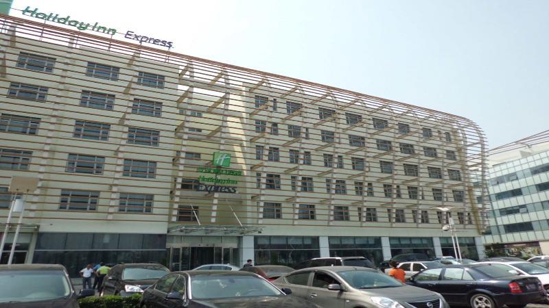Holiday Inn Express Tianjin Binhai Exterior foto